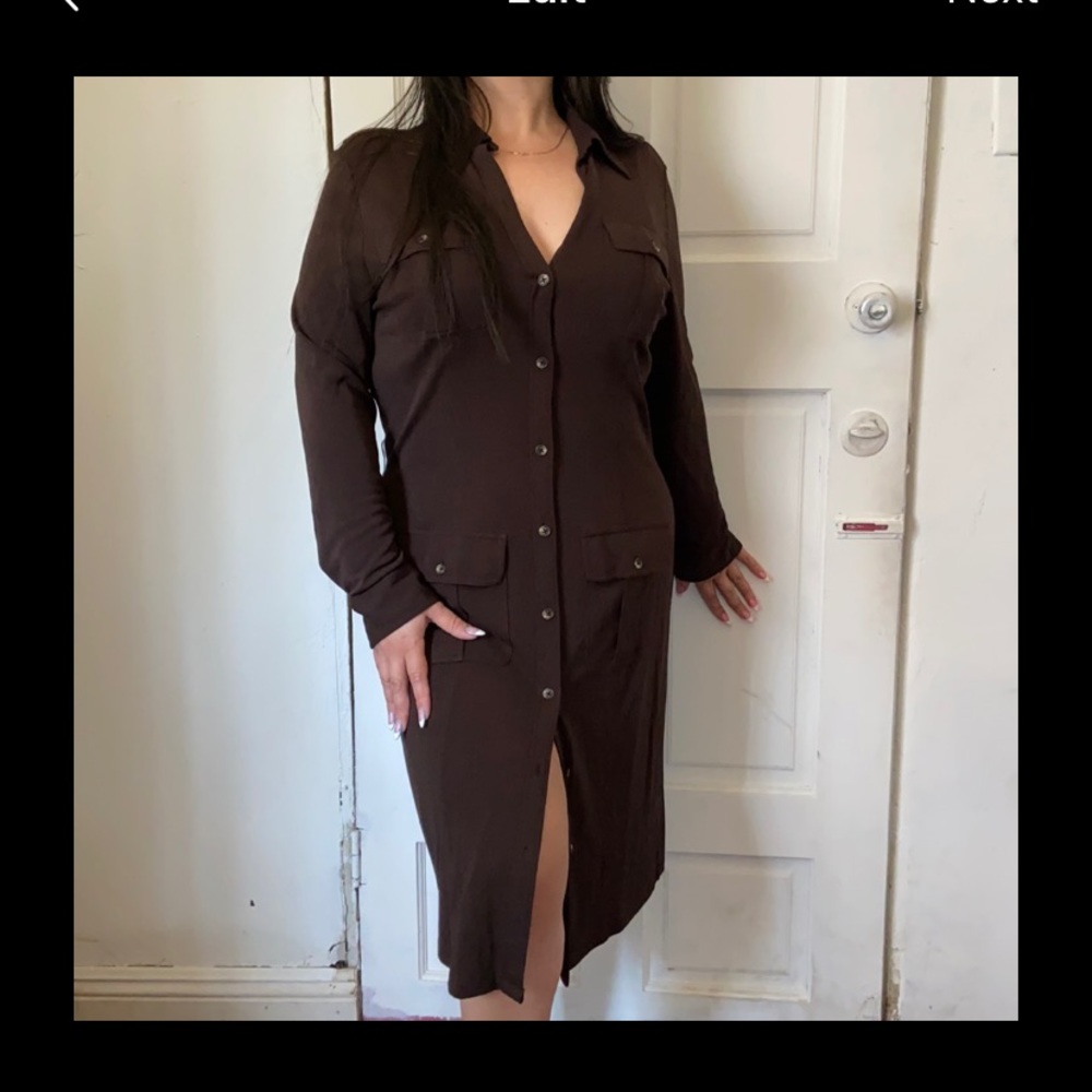 Brown button down dress🤎
